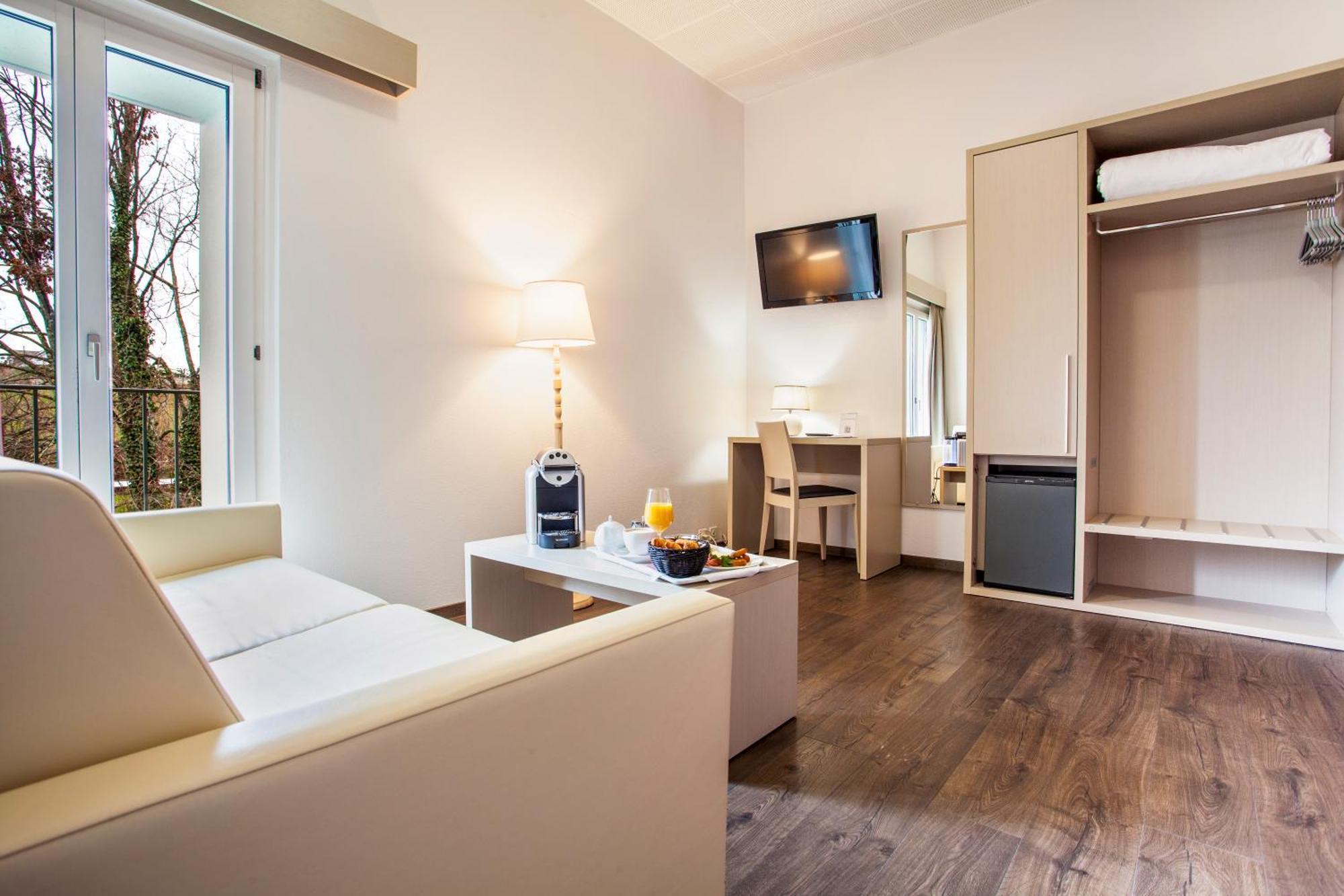 Hotel La Longeraie มอร์เกส ภายนอก รูปภาพ