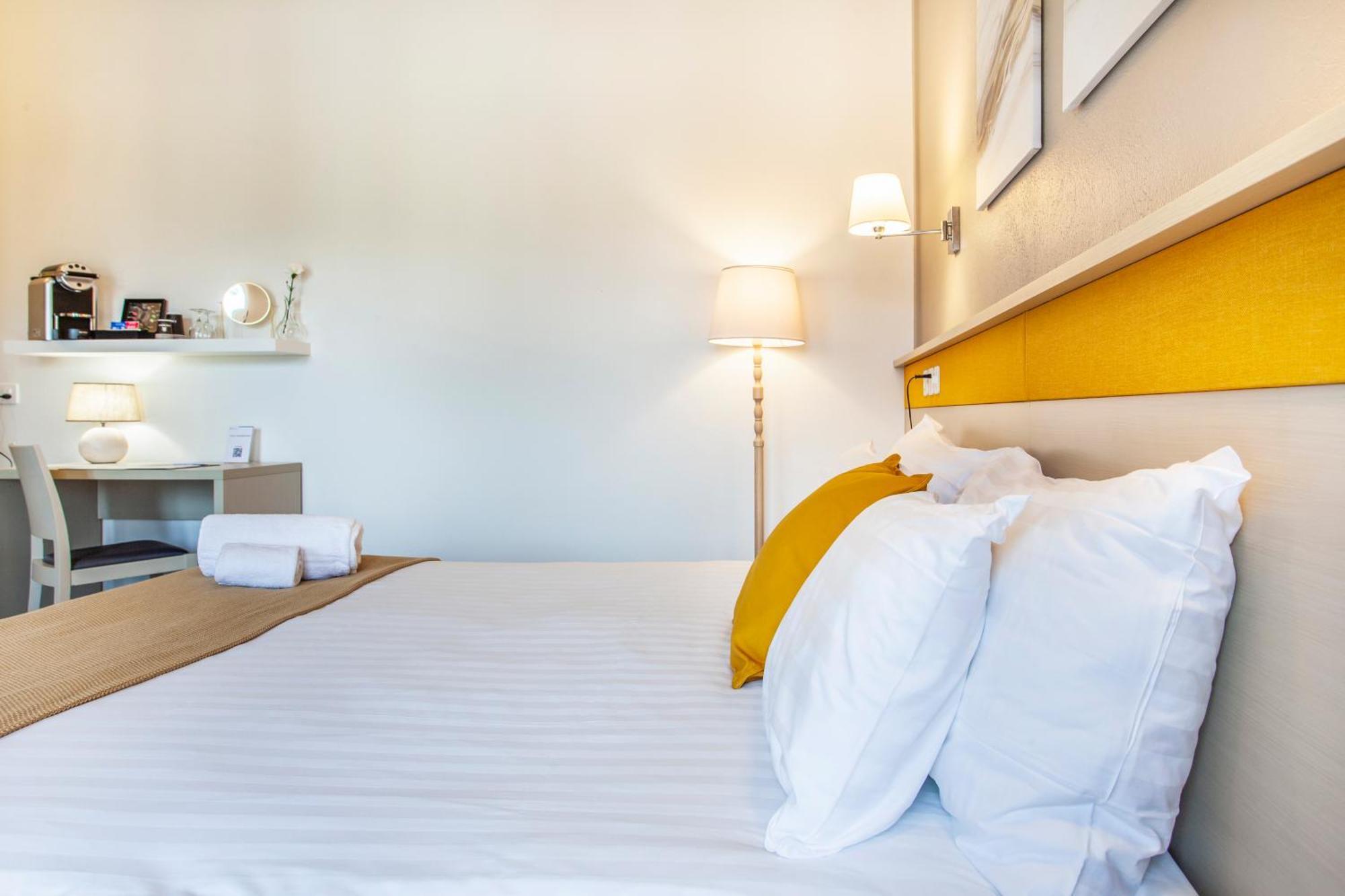 Hotel La Longeraie มอร์เกส ภายนอก รูปภาพ